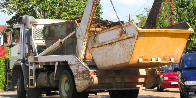 Can You Use Skip Hire To Maintain Your Garden Waste?