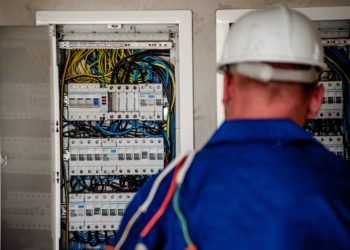 How to Hire the Best Electrician in Four Easy Steps