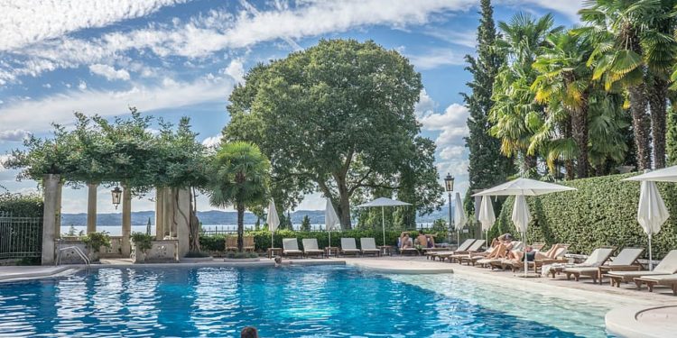 Swimming Pool Cleaning and Maintenance; All You Need to Know