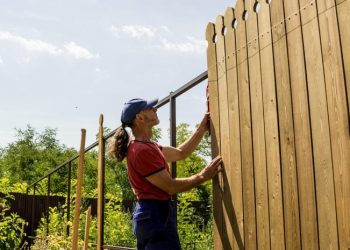Professional Fence Builders Answer Homeowner FAQs!
